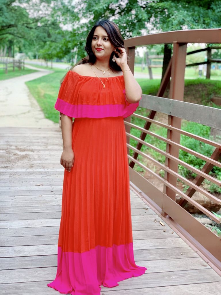 Occasion to wear a pleated maxi dress 
