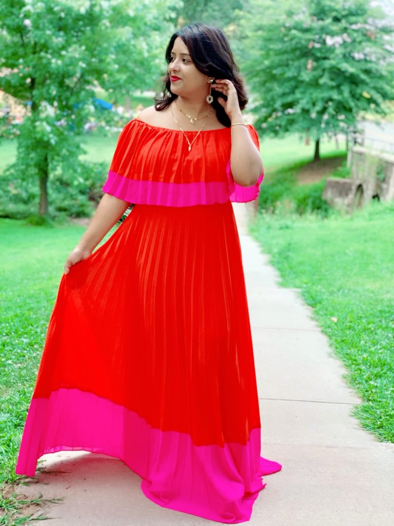 Occasion to wear a pleated maxi dress 