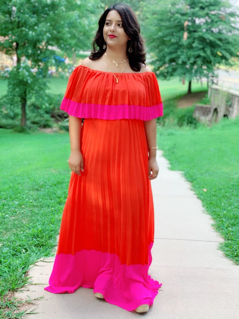 Occasion to wear a pleated maxi dress 