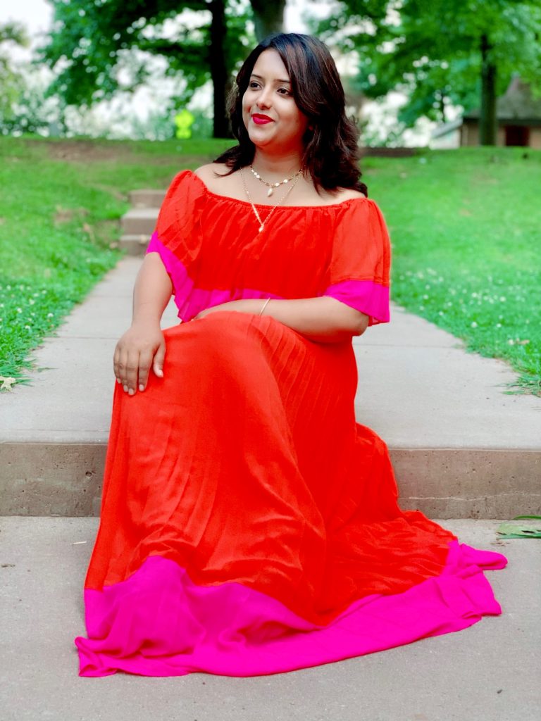 Occasion to wear a pleated maxi dress 